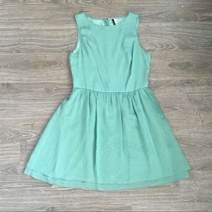 Nordstrom’s Flowy Green Kensie Dress with Tulle